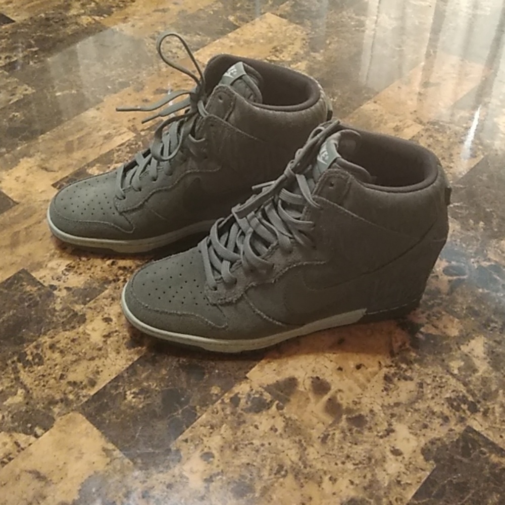 Sporty Charcoal gray Nike Wedges
